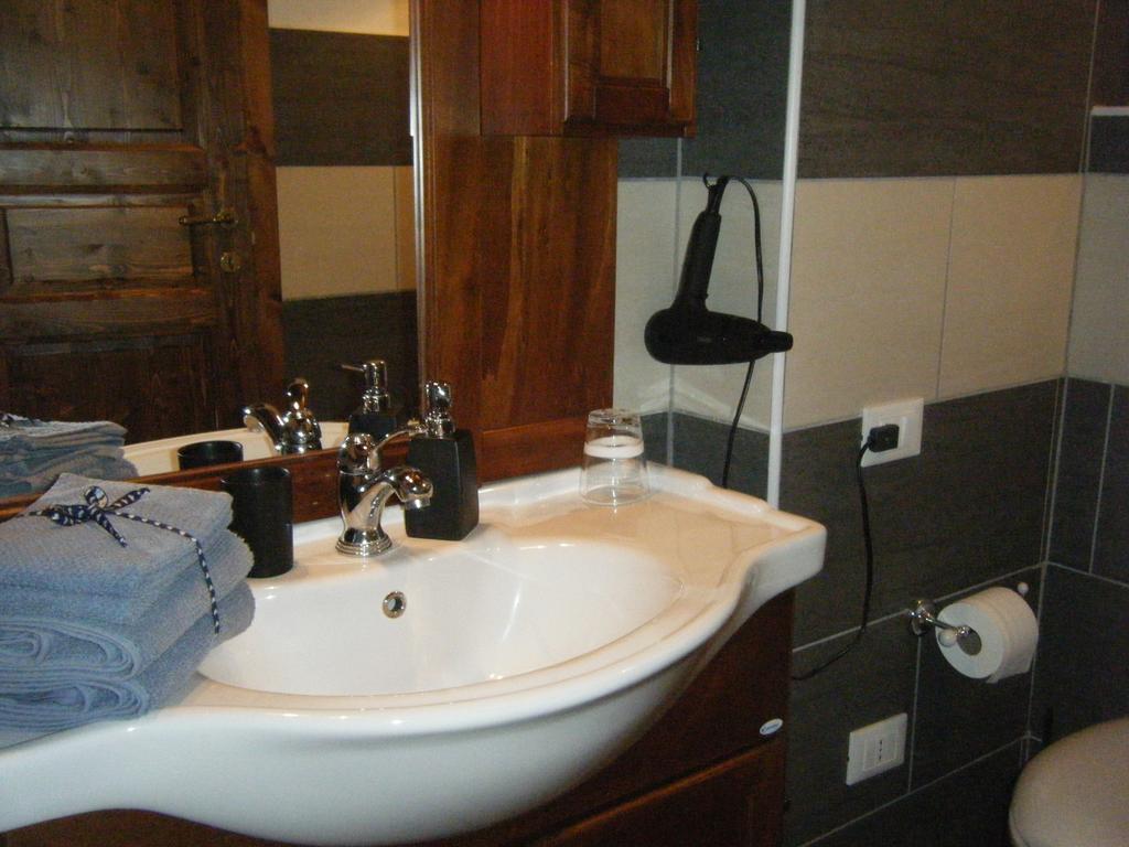 B&B Il Salice Veruno Bilik gambar