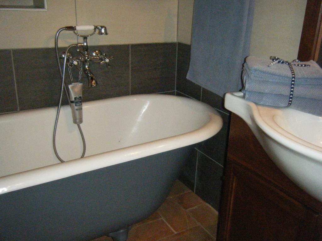 B&B Il Salice Veruno Bilik gambar